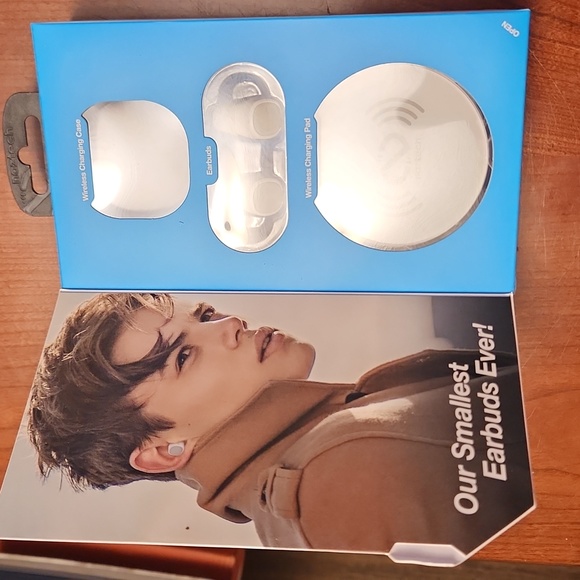 Naztech Freedom+ Wireless Earbuds - Picture 2 of 5